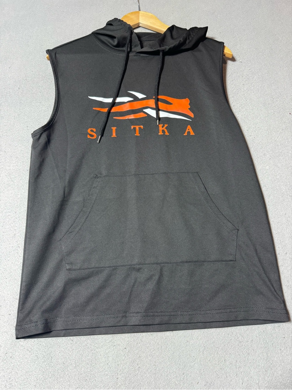 NWOT Sitka Men’s Black Sleeveless Hoodie Tank with Orange Logo Size S